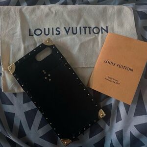 LV iPhone 7 Plus case